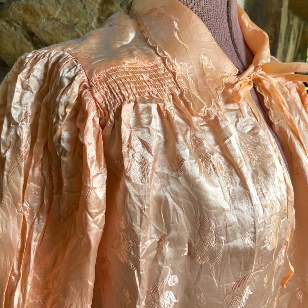 Vintage 1930s Coral Pink Satin Acetate Negligee Capelet Top Night Jacket - Picture 6 of 6